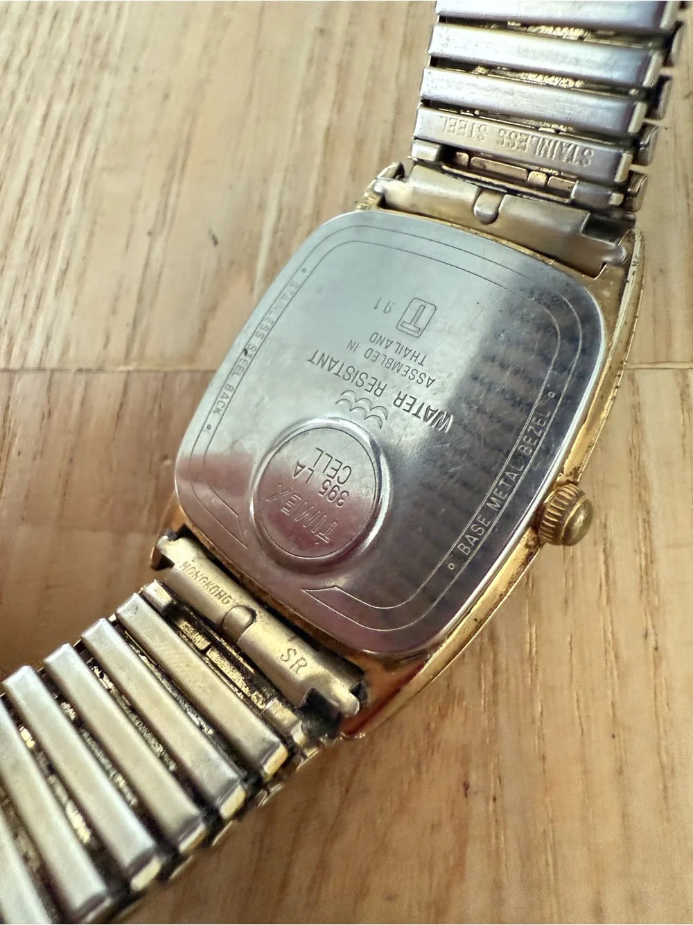 Vintage Timex men’s gold tone watch NEW BATTERY